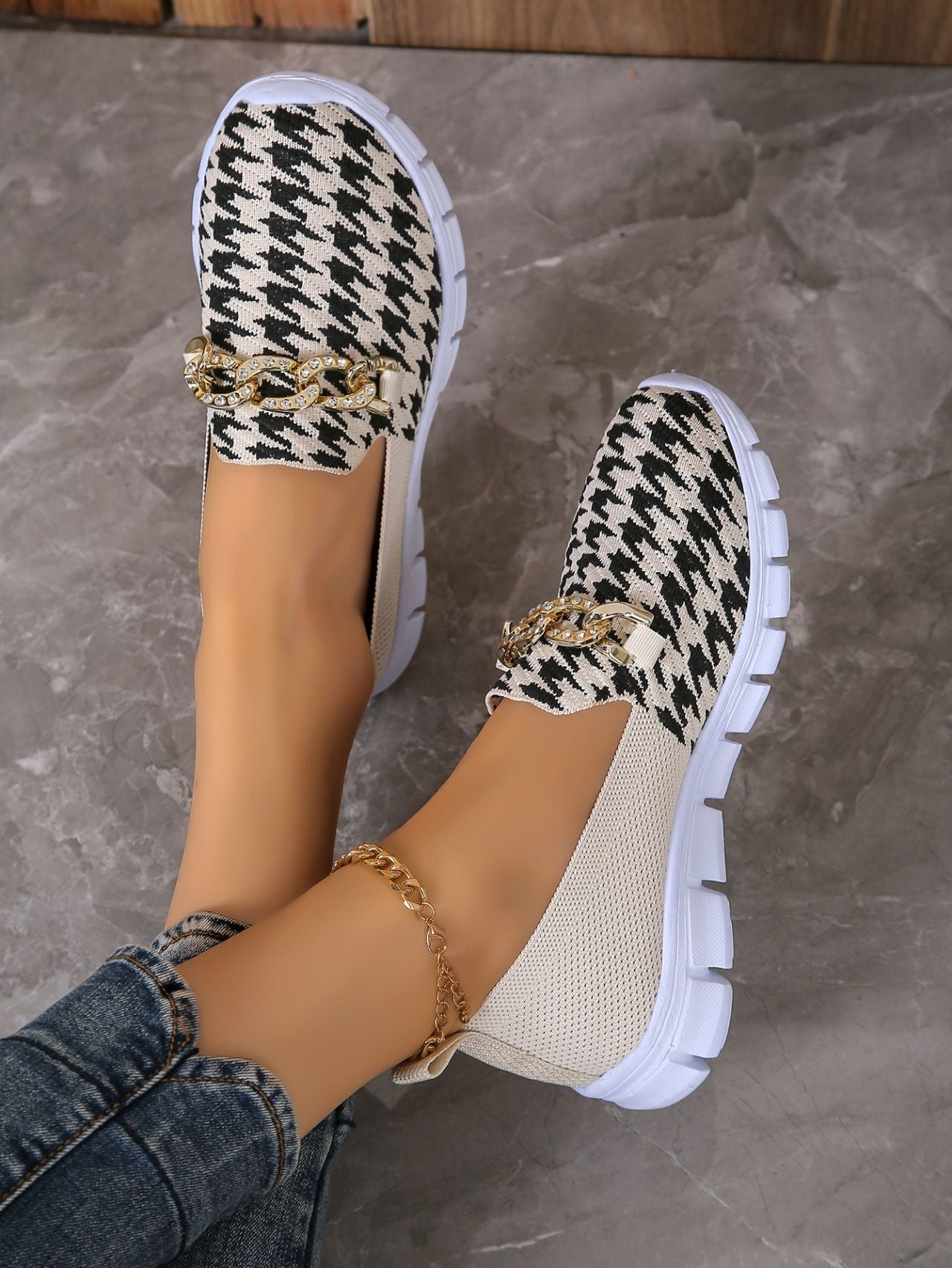 Fashionable white houndstooth sneakers - MAYISAD
