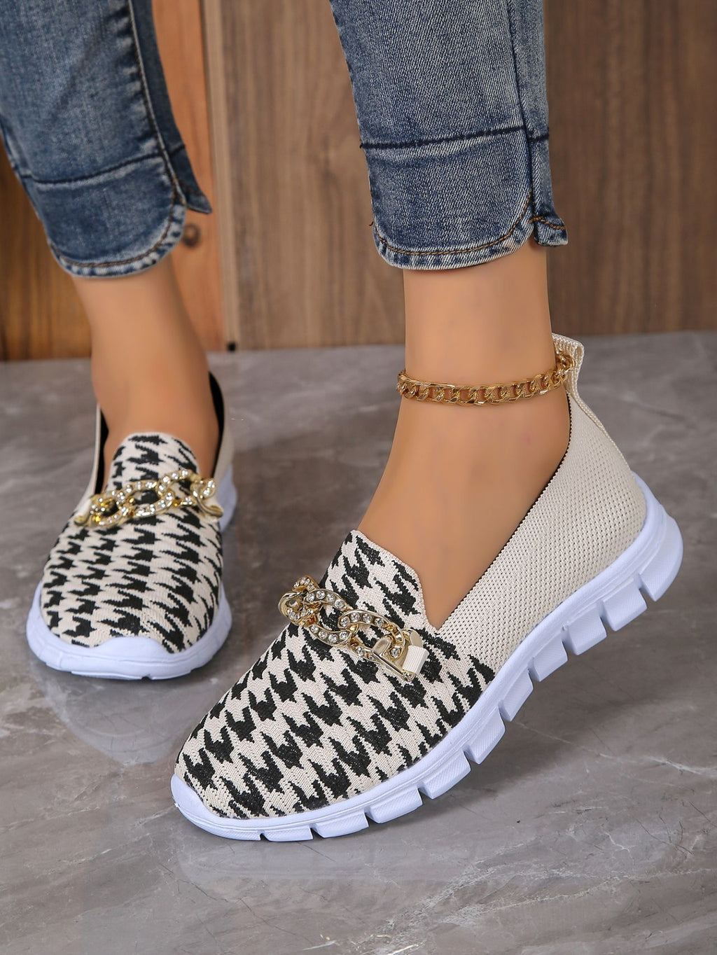 Fashionable white houndstooth sneakers - MAYISAD