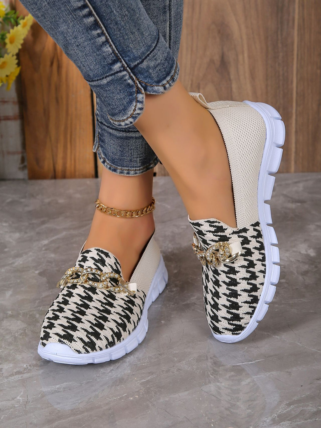 Fashionable white houndstooth sneakers - MAYISAD